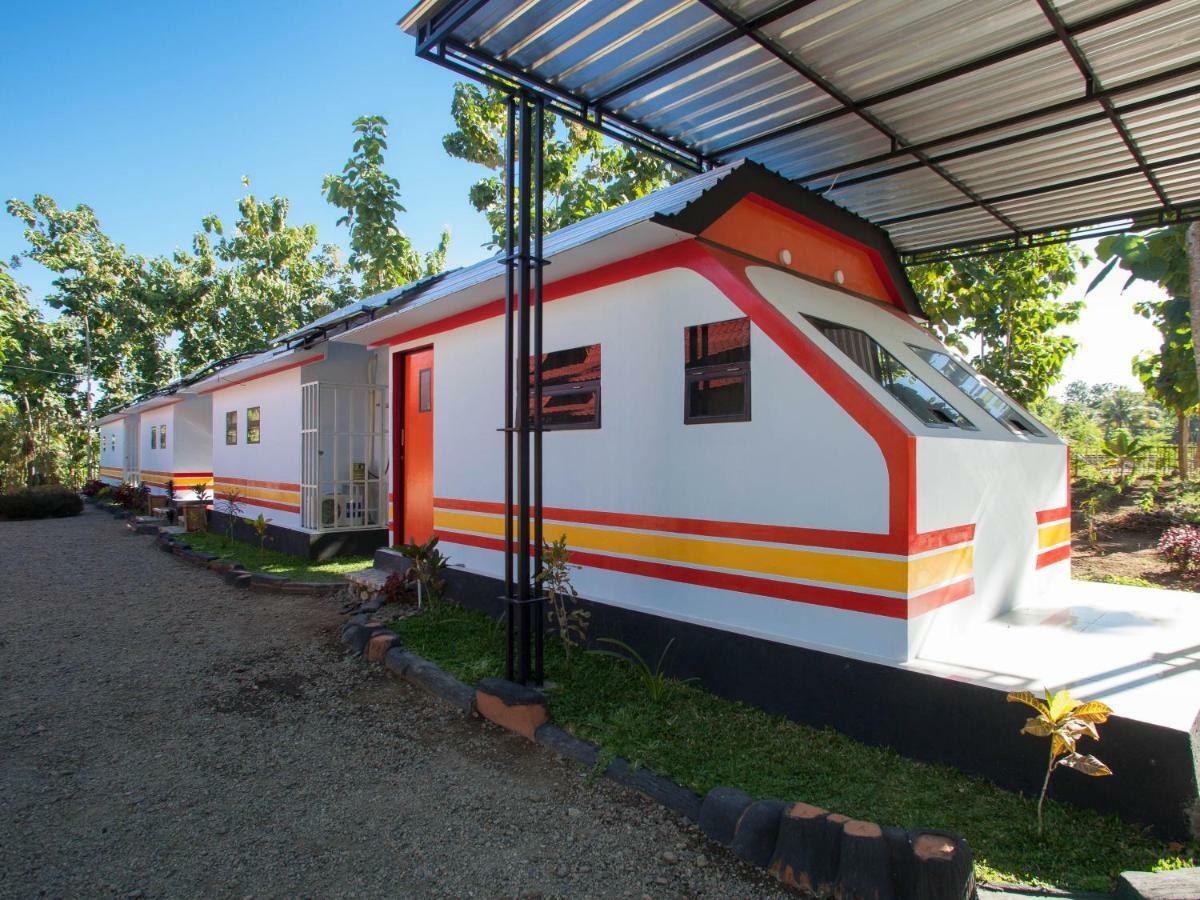 Reddoorz Near Banyuwangi Kota Train Station Hotel Екстериор снимка