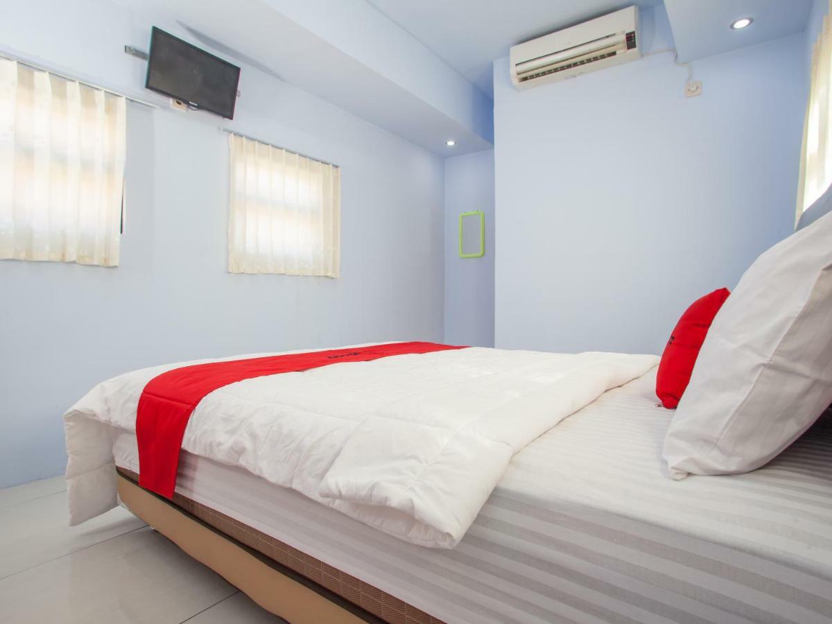 Reddoorz Near Banyuwangi Kota Train Station Hotel Екстериор снимка