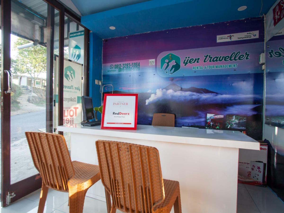 Reddoorz Near Banyuwangi Kota Train Station Hotel Екстериор снимка